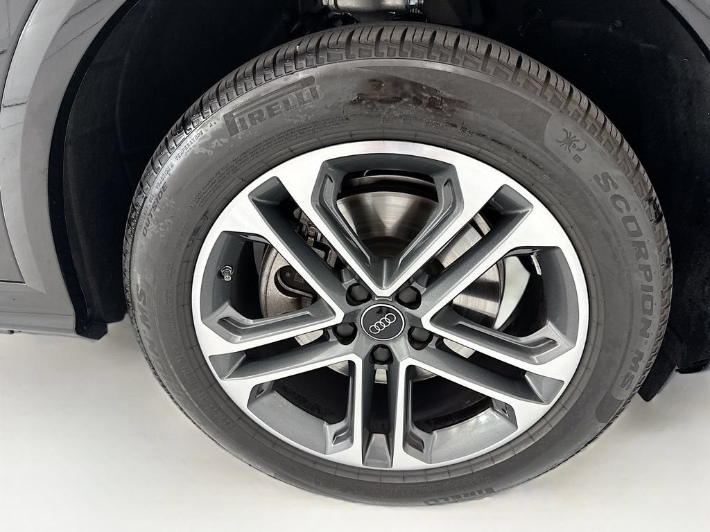 Certified 2025 Audi Q5 Premium Plus w/ Premium Plus AWD/4WD image 31