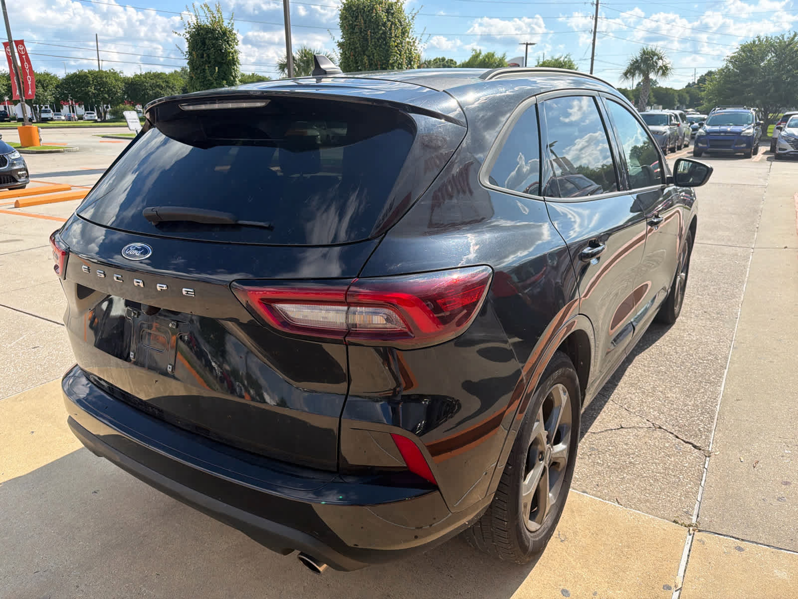 Used 2024 Ford Escape ST-Line FWD image 10