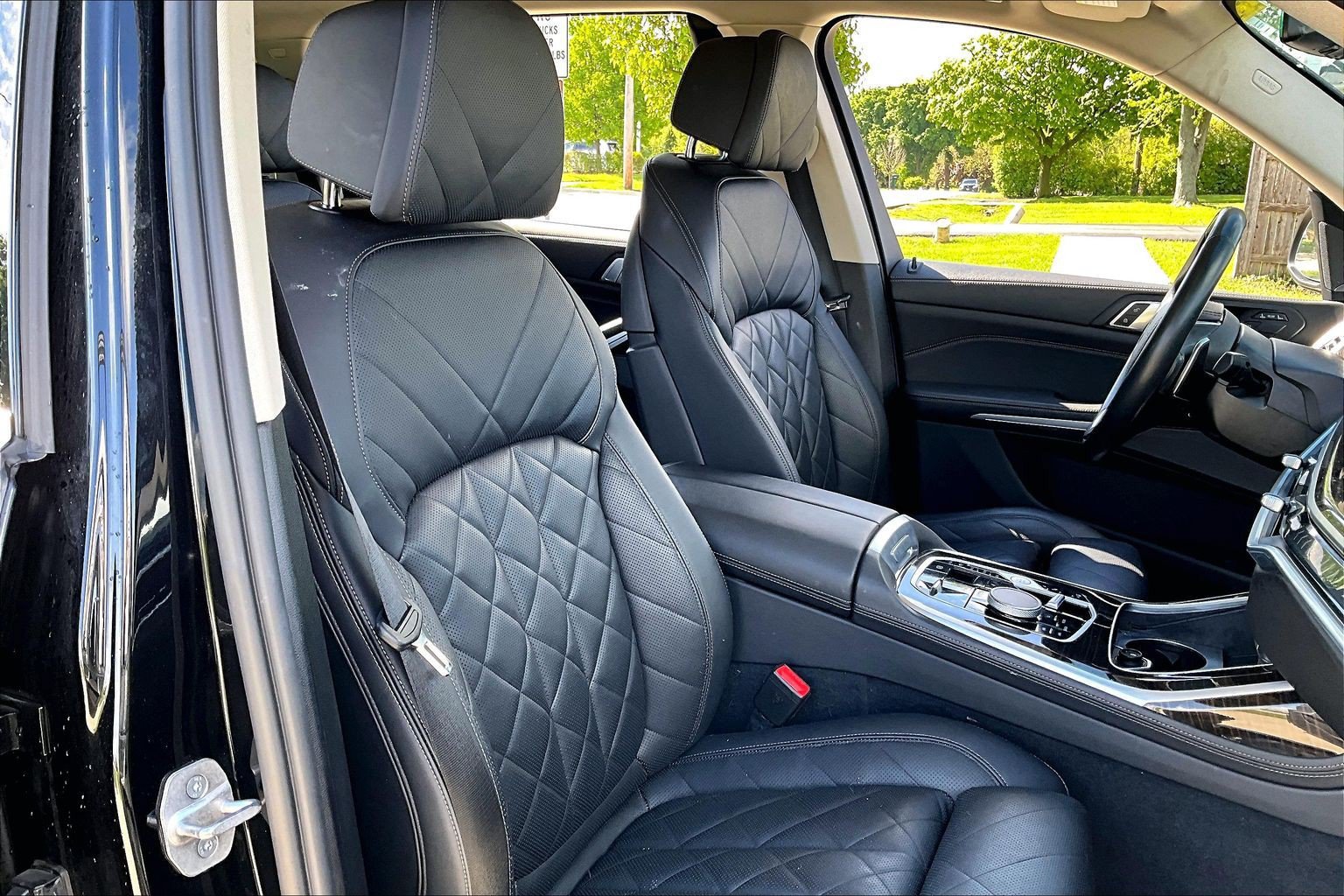 Used 2023 BMW X7 xDrive40i w/ Premium Package AWD/4WD image 27