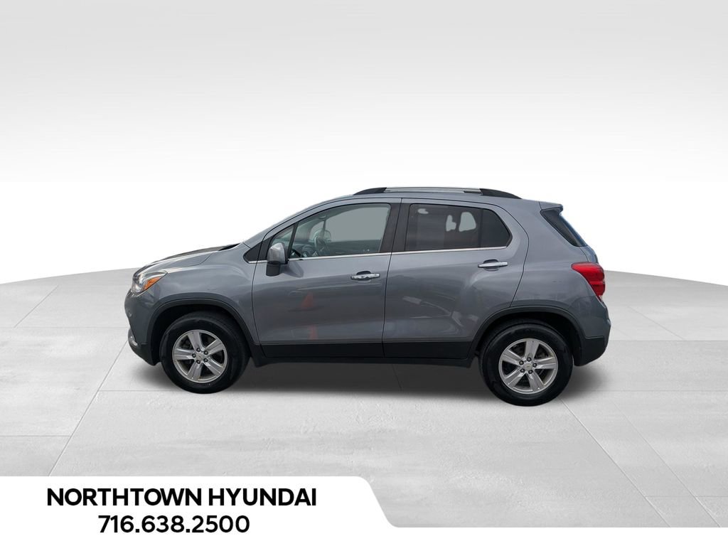 Used 2019 Chevrolet Trax LT w/ LT Convenience Package AWD/4WD image 2