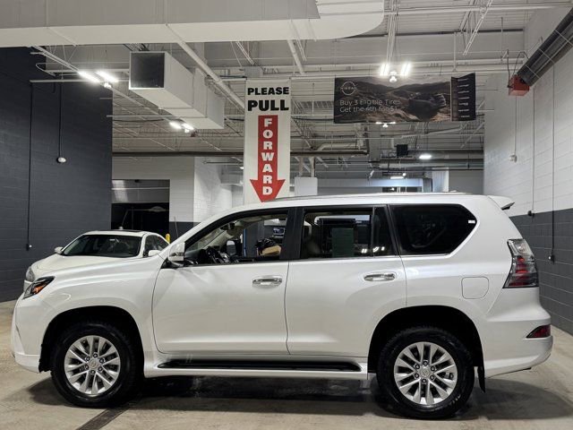 Used 2023 Lexus GX 460 Premium w/ Premium Package image 41