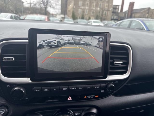 Certified 2021 Hyundai Venue SEL w/ Premium Package image 23