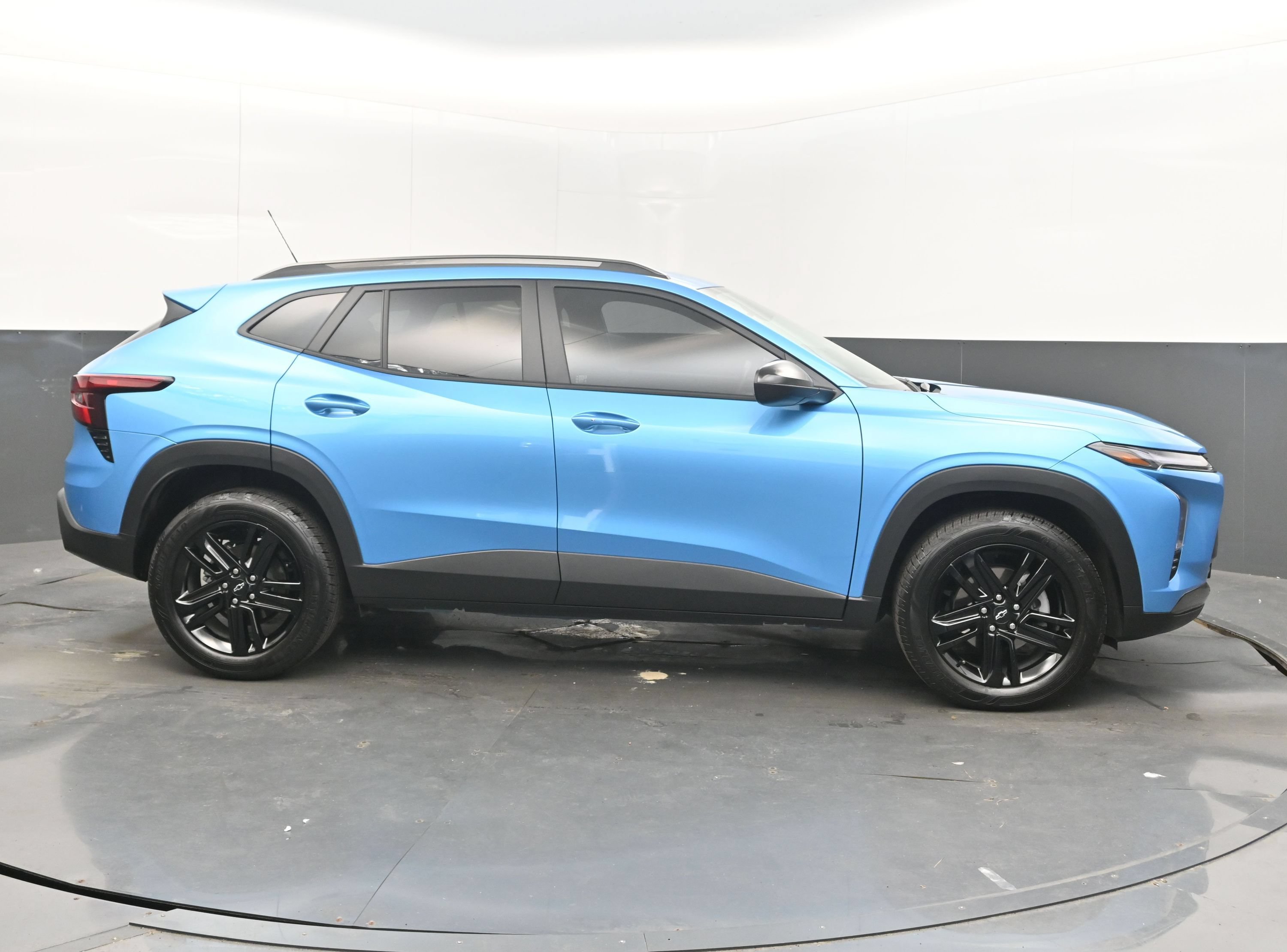 Used 2025 Chevrolet Trax ACTIV FWD image 10