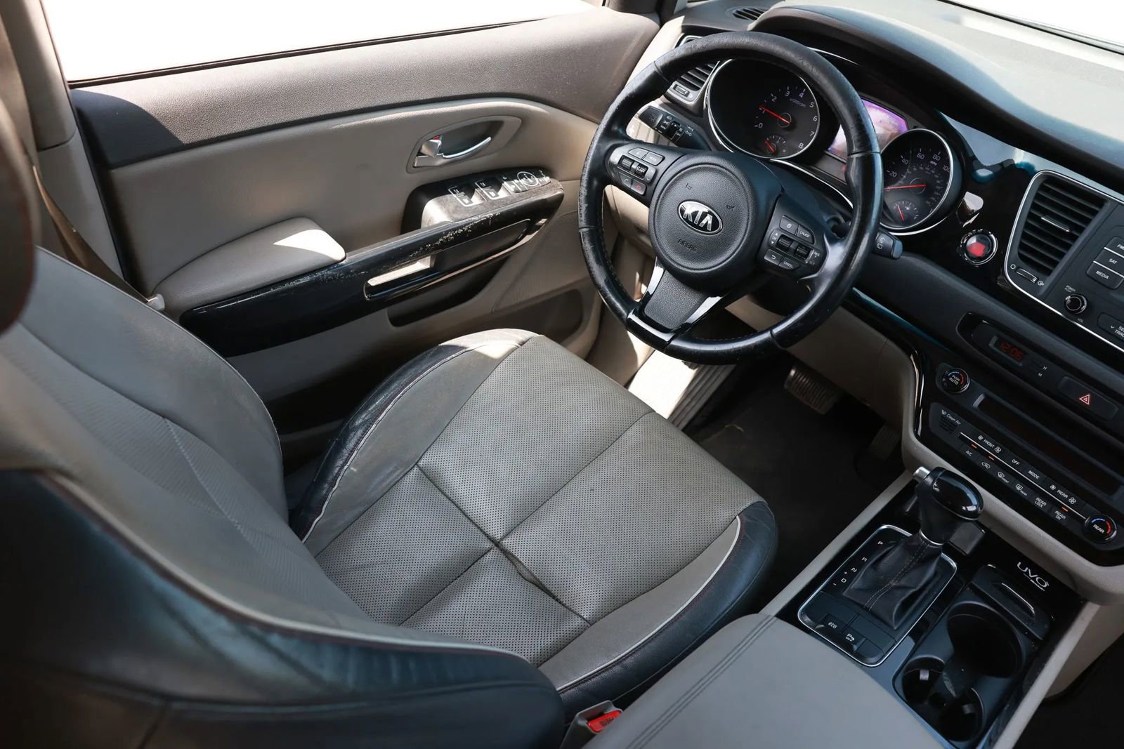 Used 2015 Kia Sedona EX image 22