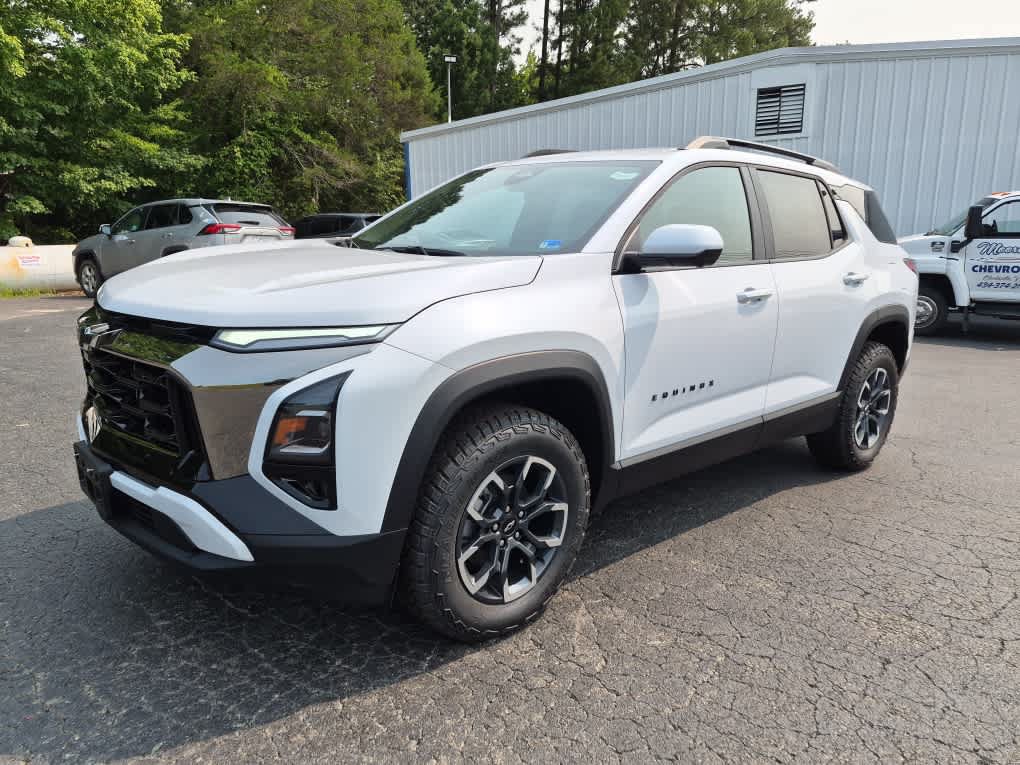 New 2026 Chevrolet Equinox ACTIV w/ Convenience Package III AWD/4WD image 3
