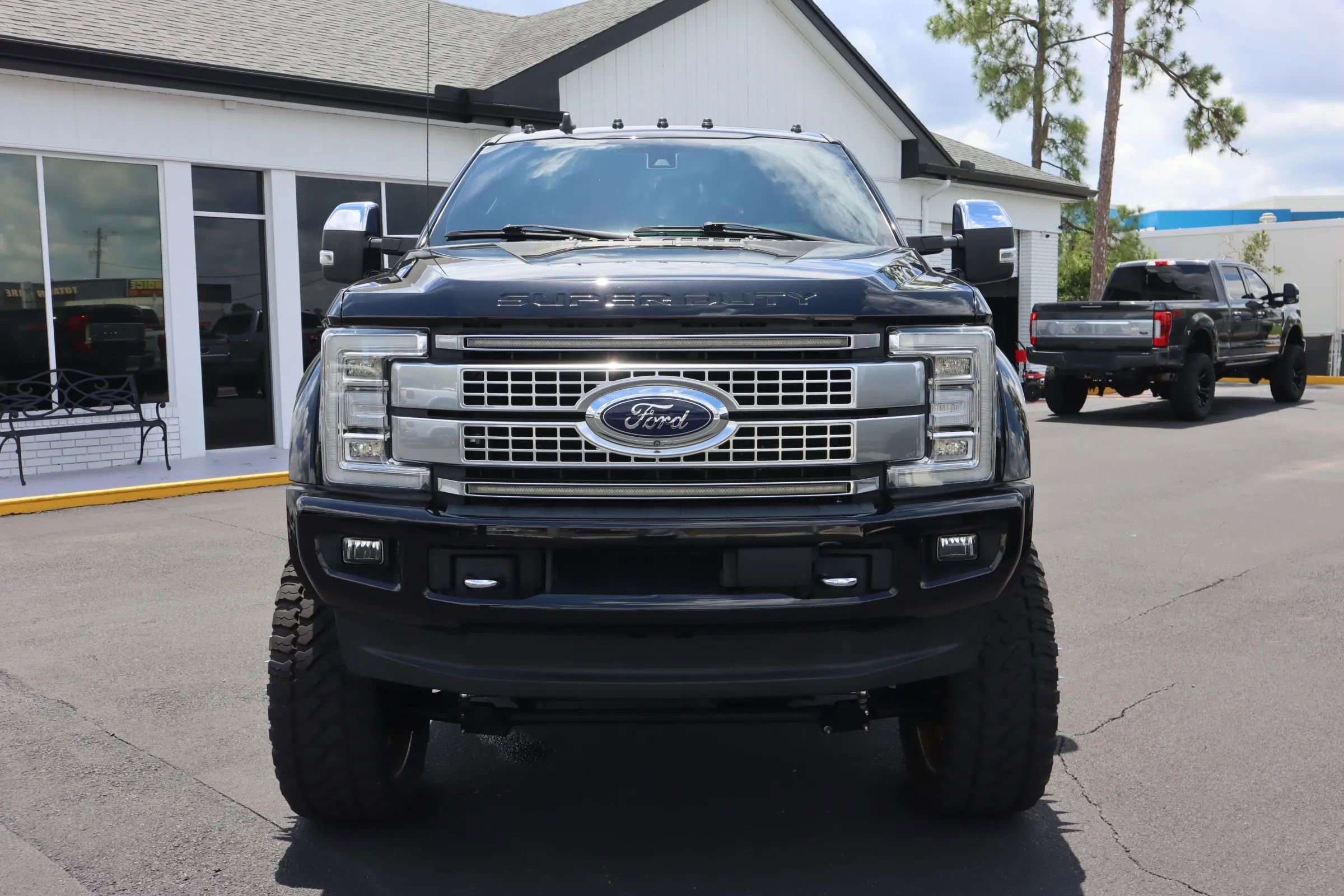 Used 2019 Ford F450 Platinum w/ Platinum Ultimate Package image 3