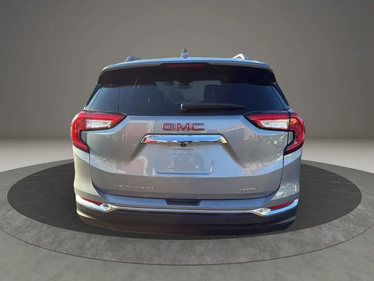 Used 2024 GMC Terrain SLT image 6