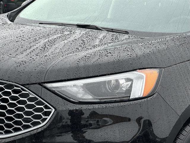 Used 2024 Ford Edge SEL w/ Convenience Package image 7