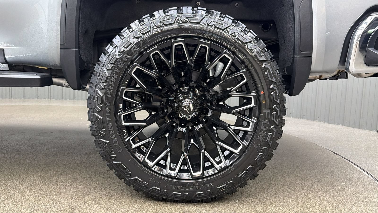 Used 2026 GMC Sierra 1500 SLT AWD/4WD image 12
