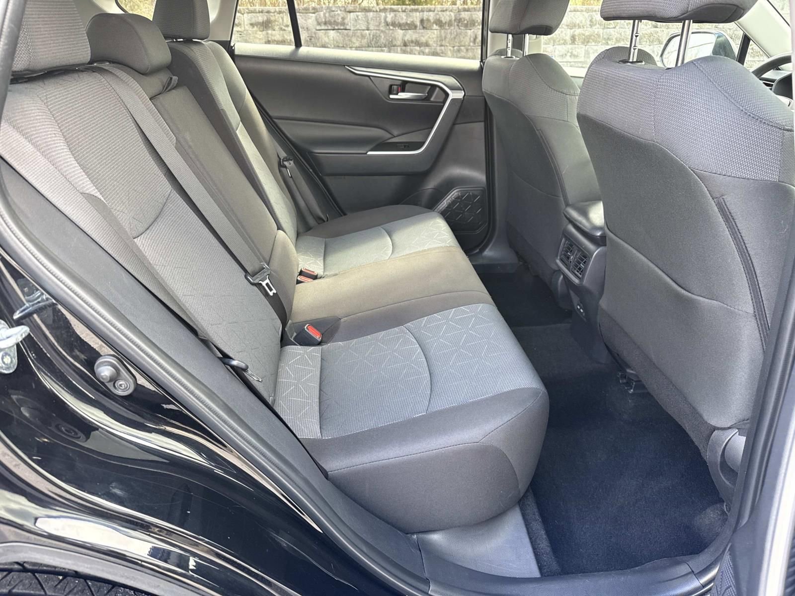 Used 2025 Toyota RAV4 XLE AWD/4WD image 26