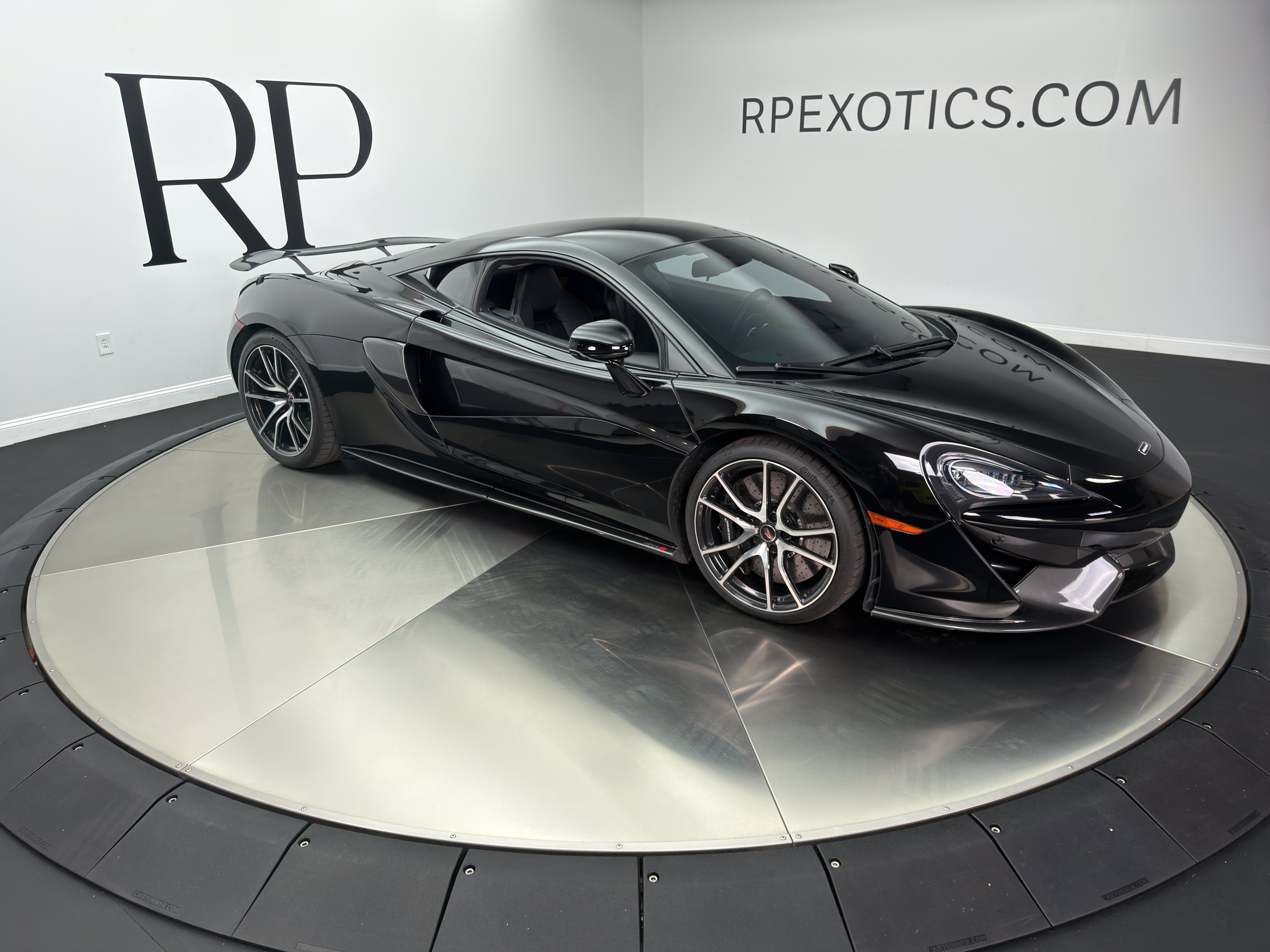 Used 2016 McLaren 570S Coupe RWD image 11
