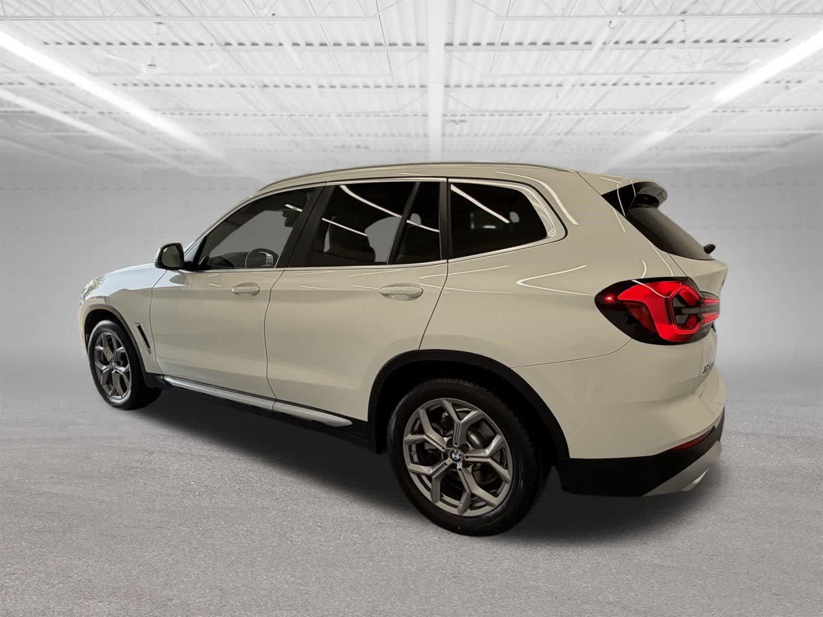 Used 2024 BMW X3 xDrive30i AWD/4WD image 3