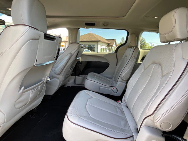 Used 2019 Chrysler Pacifica Limited w/ Advanced Safetytec Group FWD image 34