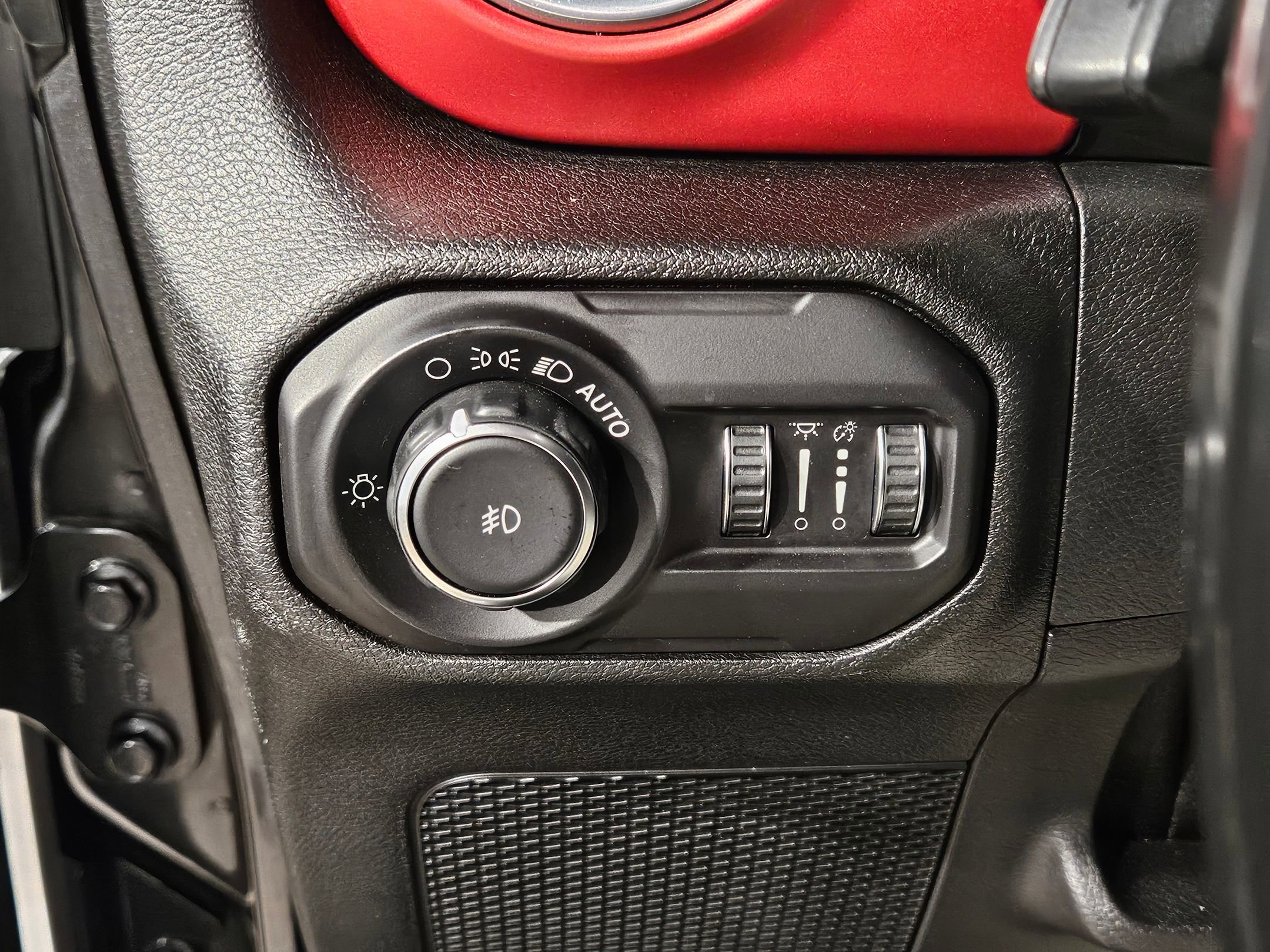 Used 2018 Jeep Wrangler Unlimited Rubicon image 24