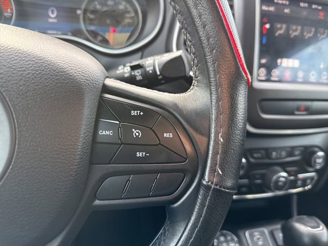 Used 2019 Jeep Cherokee Trailhawk image 34