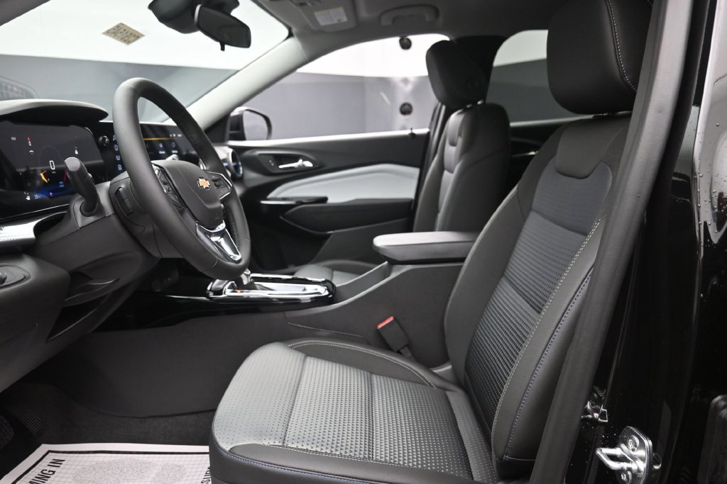 New 2026 Chevrolet Trax LT w/ Driver Confidence Package FWD image 16