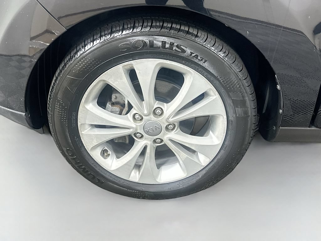 Used 2015 Kia Soul + FWD image 28