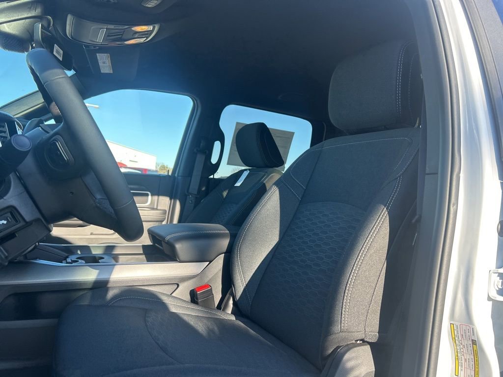 New 2026 RAM 3500 Big Horn AWD/4WD image 7
