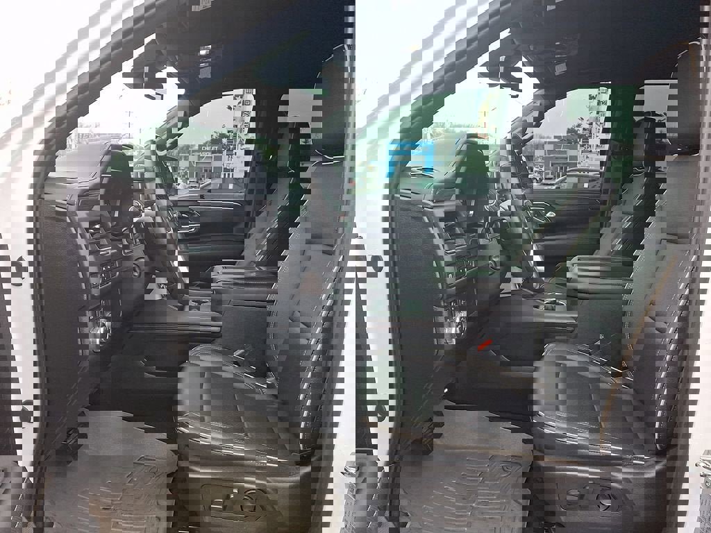 Certified 2024 GMC Yukon SLT w/ SLT Luxury Package image 14