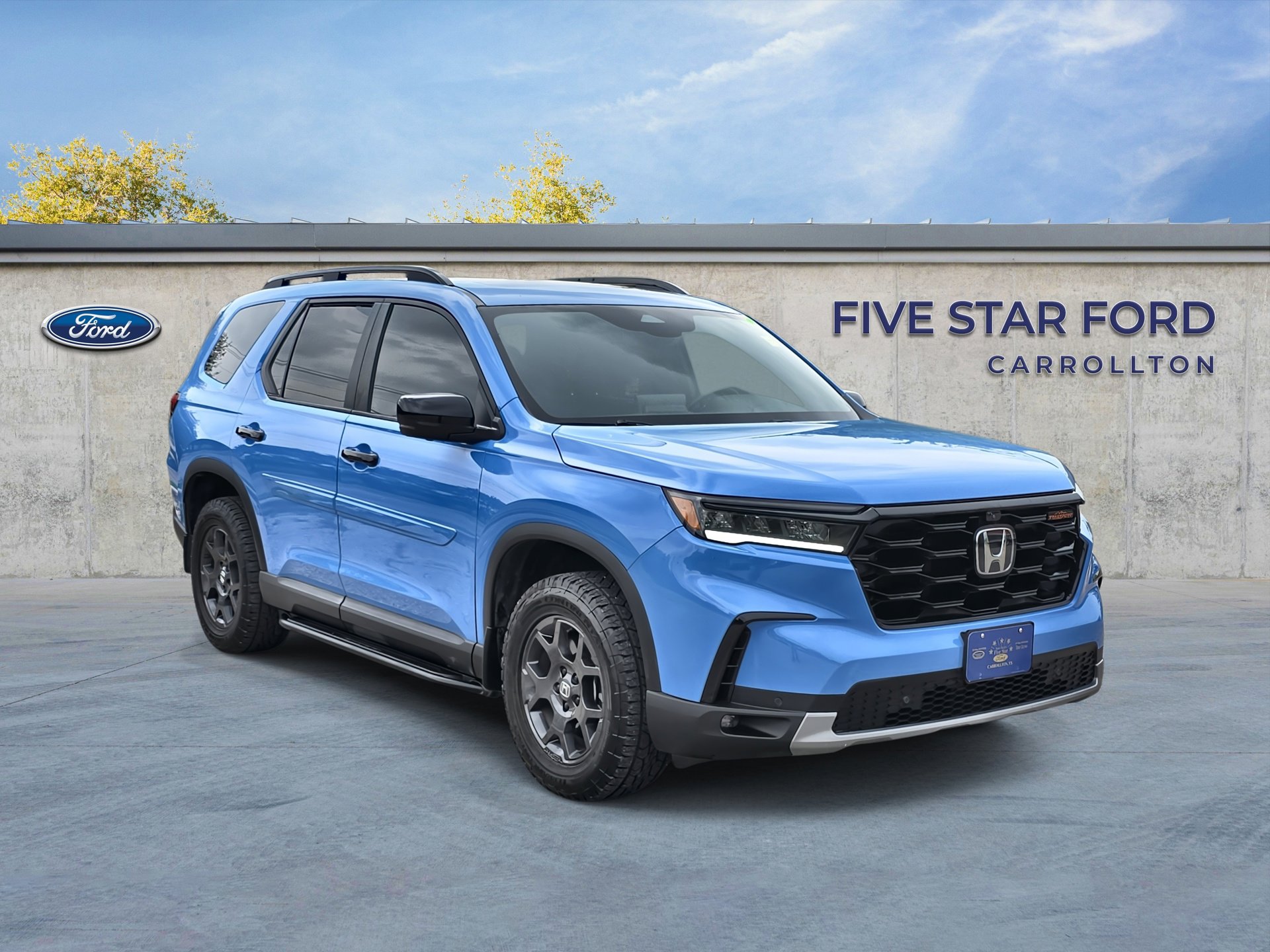 Used 2025 Honda Pilot TrailSport image 1