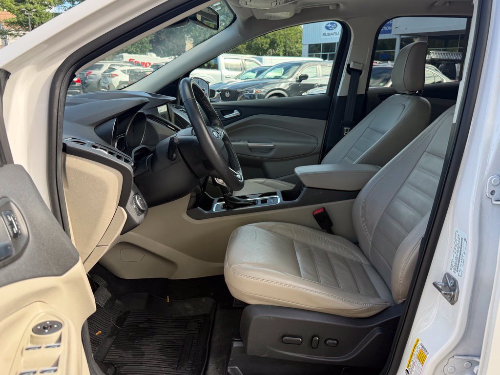 Certified 2019 Ford Escape Titanium AWD/4WD image 19