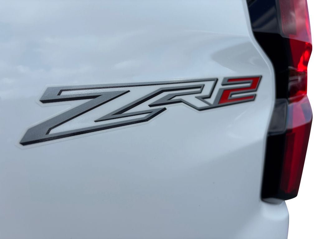 Used 2024 Chevrolet Colorado ZR2 w/ Technology Package AWD/4WD image 28