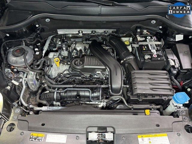 Used 2023 Volkswagen Taos SE w/ Black Wheel Package image 5