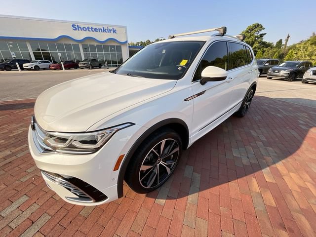 Used 2022 Volkswagen Tiguan SEL R-Line AWD/4WD image 29