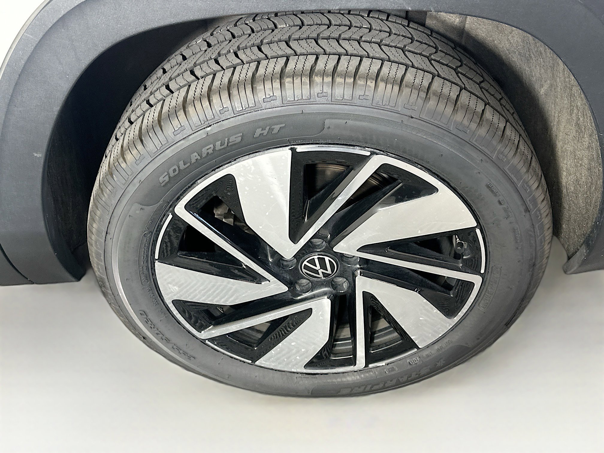 Used 2025 Volkswagen Atlas SE AWD/4WD image 11
