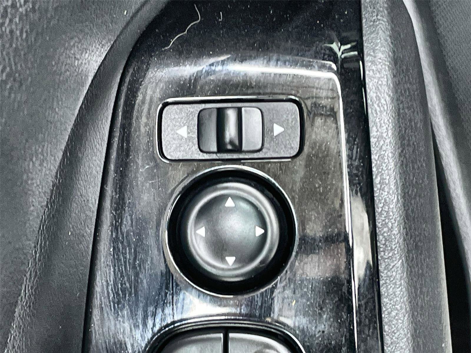 Used 2024 Nissan Altima 2.5 SR AWD/4WD image 14