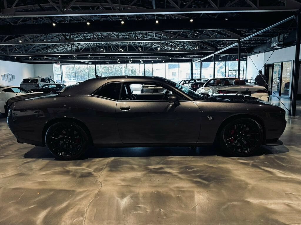 Used 2016 Dodge Challenger SRT Hellcat RWD image 6