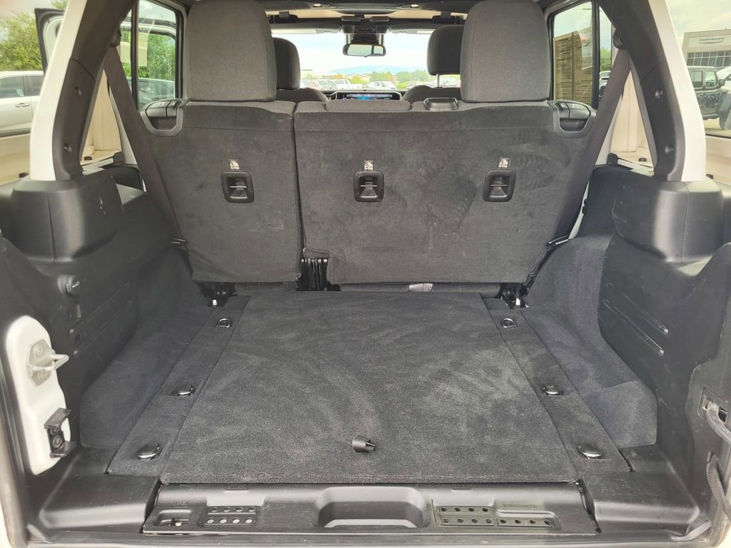 Used 2024 Jeep Wrangler Unlimited Rubicon image 23