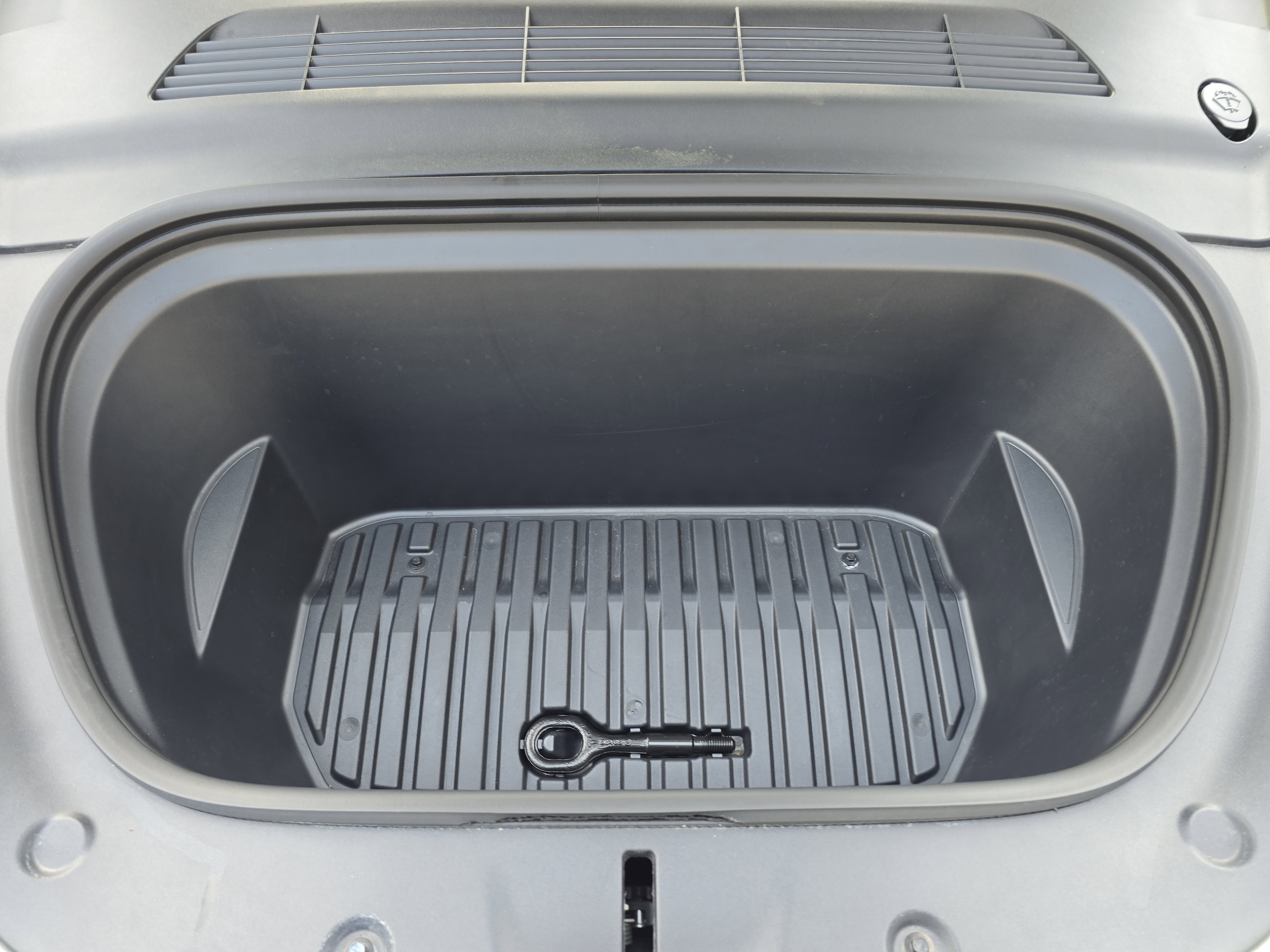 Used 2024 Tesla Model Y Long Range image 29