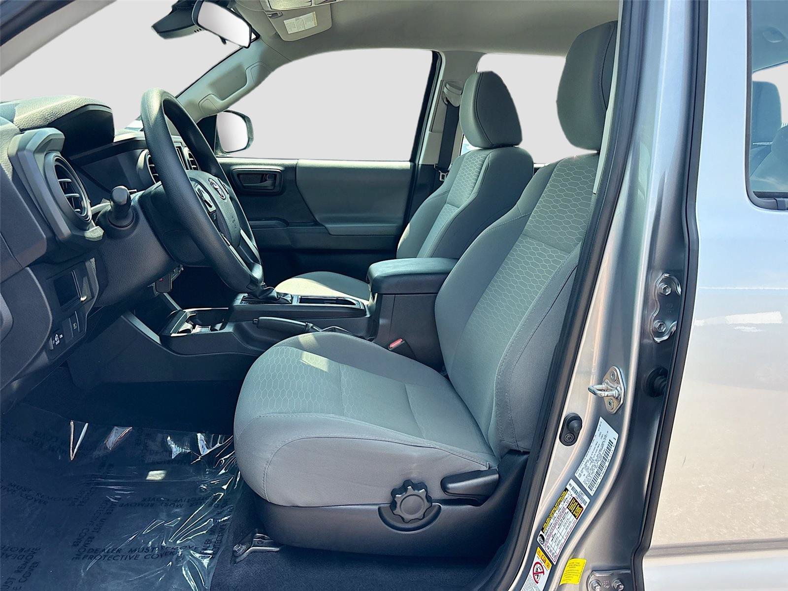 Used 2018 Toyota Tacoma SR RWD image 22