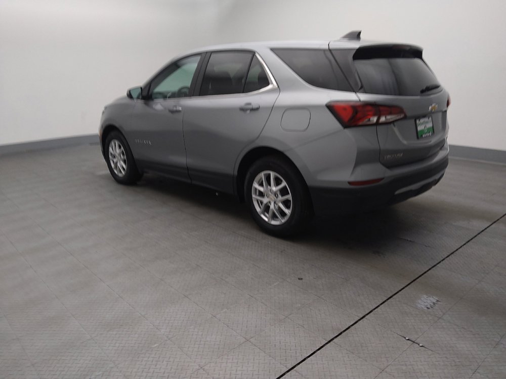 Used 2023 Chevrolet Equinox LT image 3