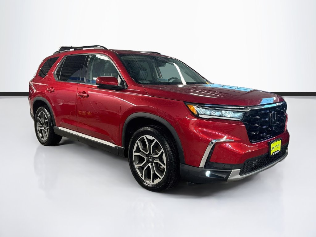 Used 2025 Honda Pilot Touring image 3