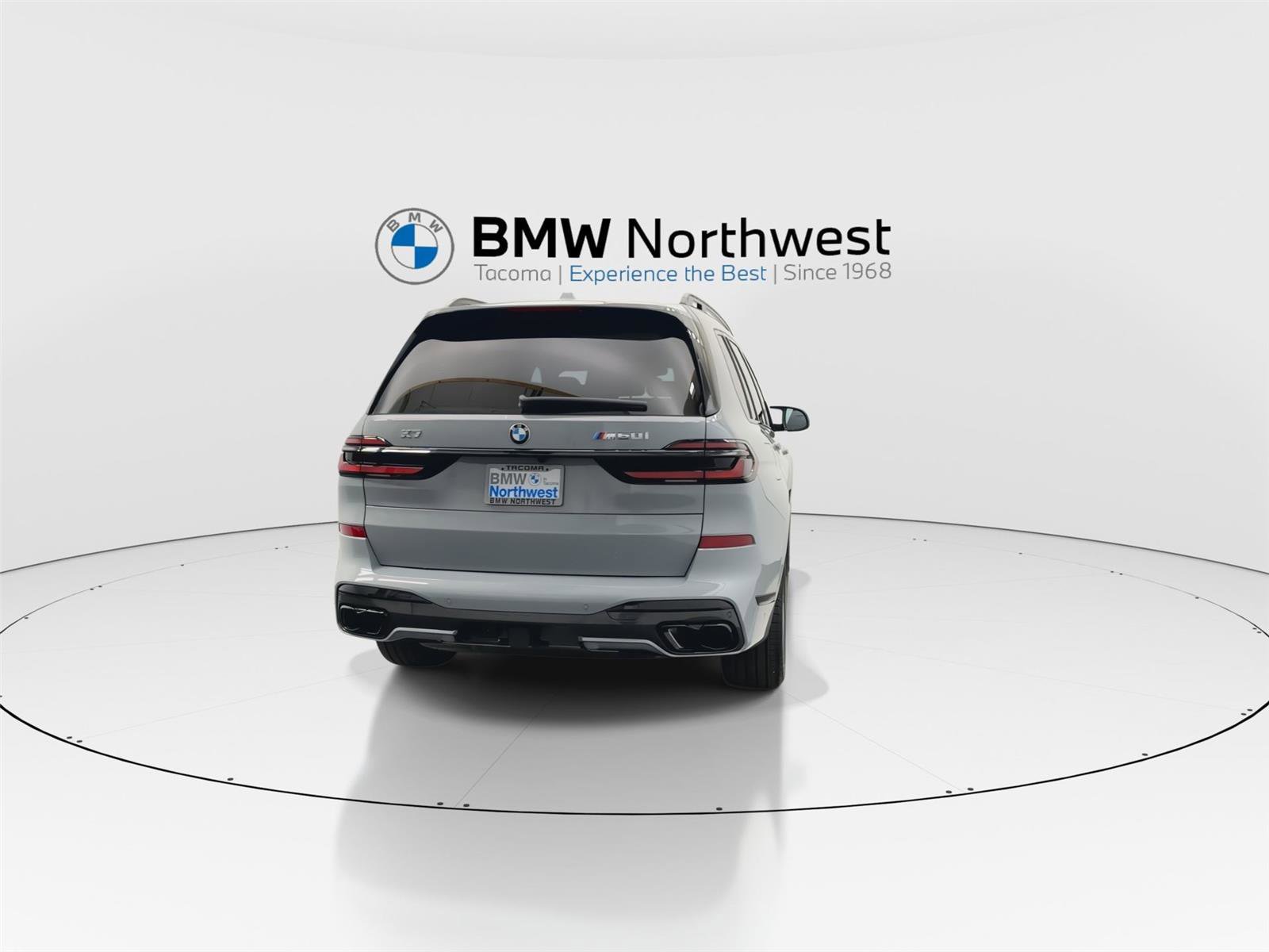 New 2026 BMW X7 M60i image 2