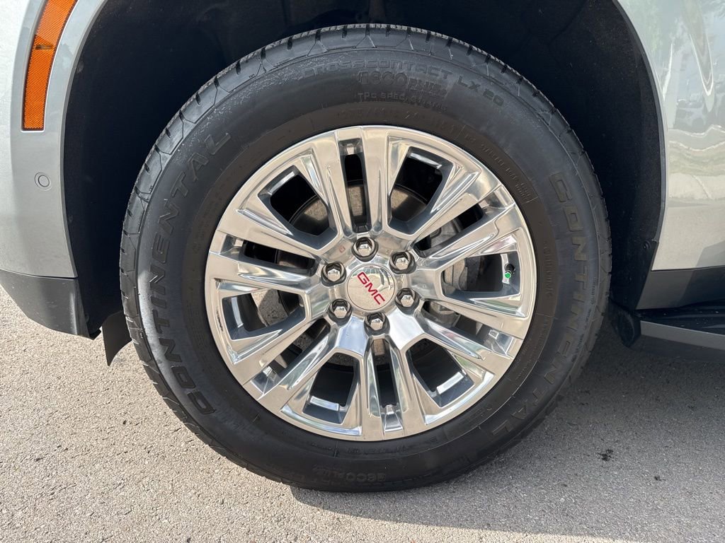 Used 2025 GMC Yukon Denali AWD/4WD image 32