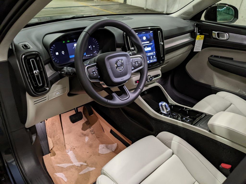 New 2026 Volvo XC40 B5 Ultra w/ Climate Package image 8