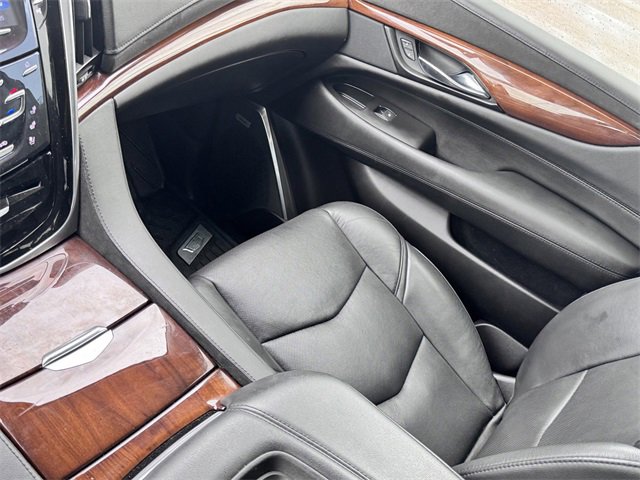 Used 2020 Cadillac Escalade Luxury image 22