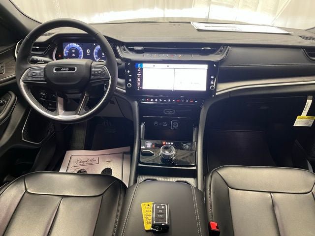 New 2026 Jeep Grand Cherokee Limited w/ Limited Altitude Package AWD/4WD image 5
