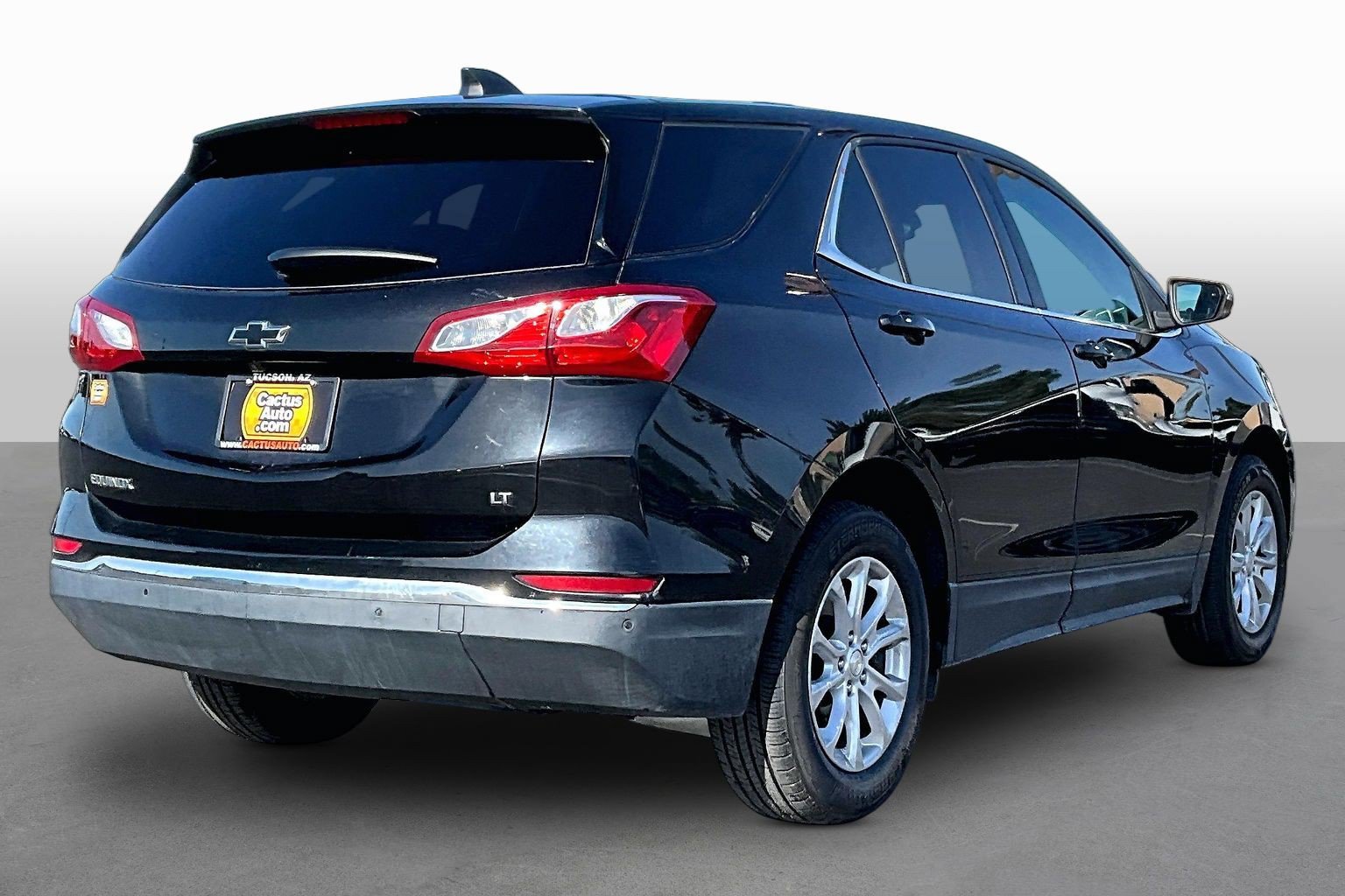 Used 2019 Chevrolet Equinox LT FWD image 2