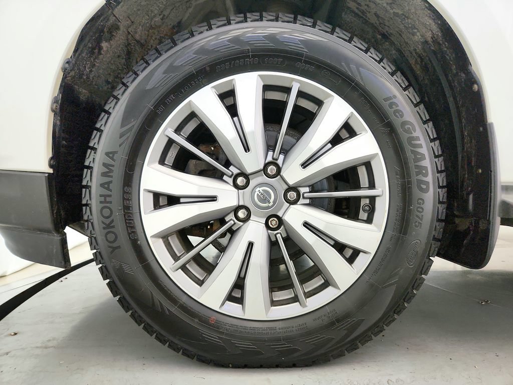 Used 2020 Nissan Pathfinder SL AWD/4WD image 38