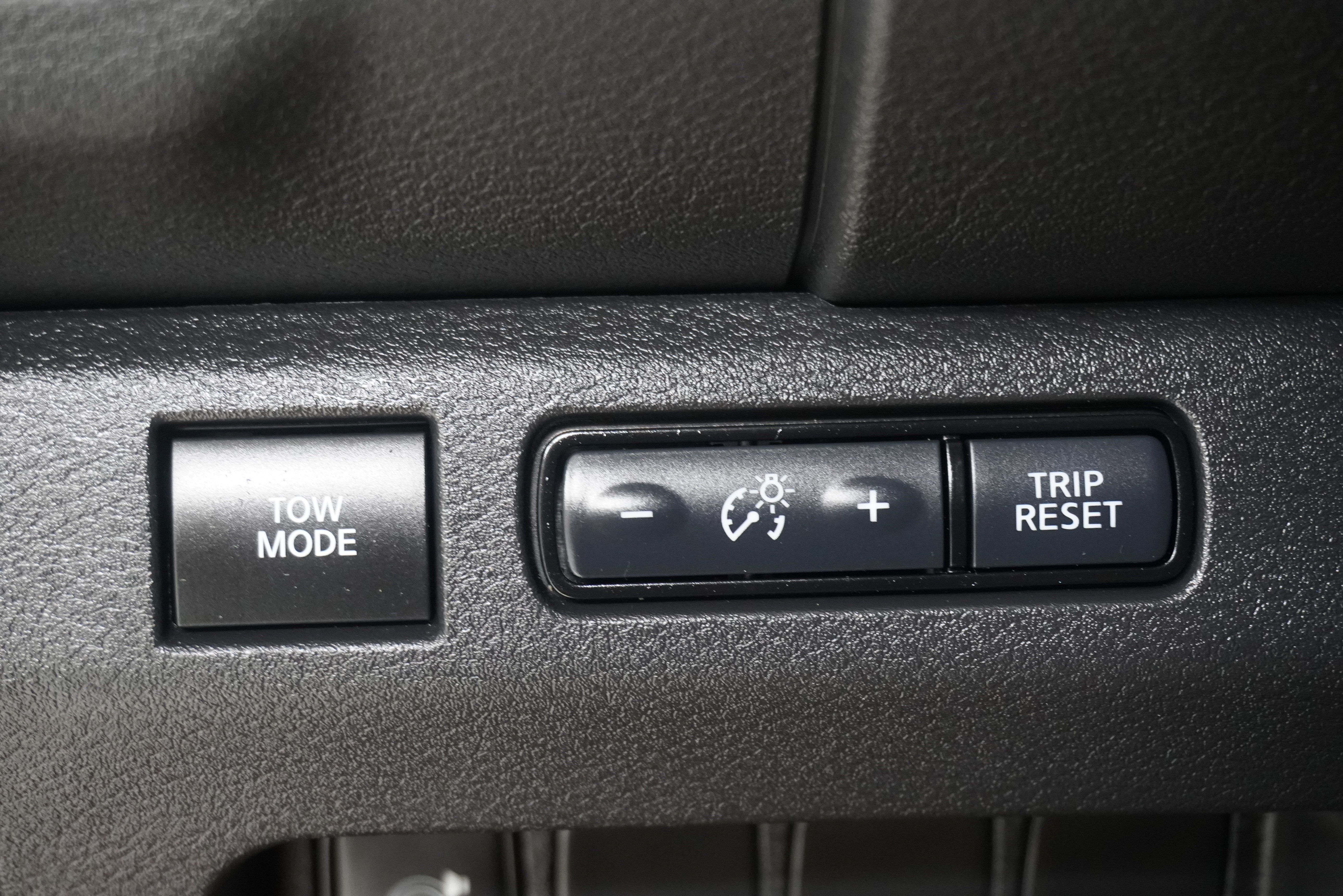 Used 2025 Nissan Frontier PRO-4X w/ Tow Package AWD/4WD image 22