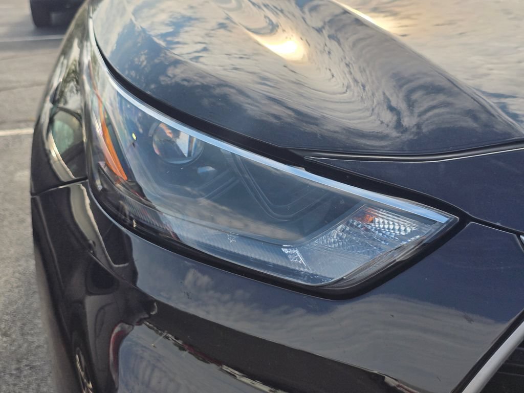 Used 2022 Toyota Highlander XLE AWD/4WD image 26
