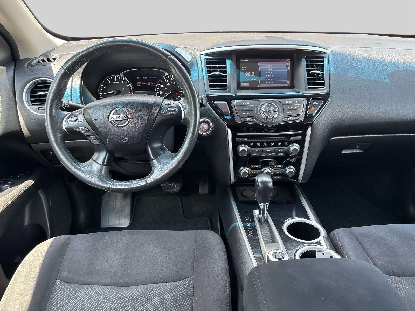 Used 2015 Nissan Pathfinder SV FWD image 7