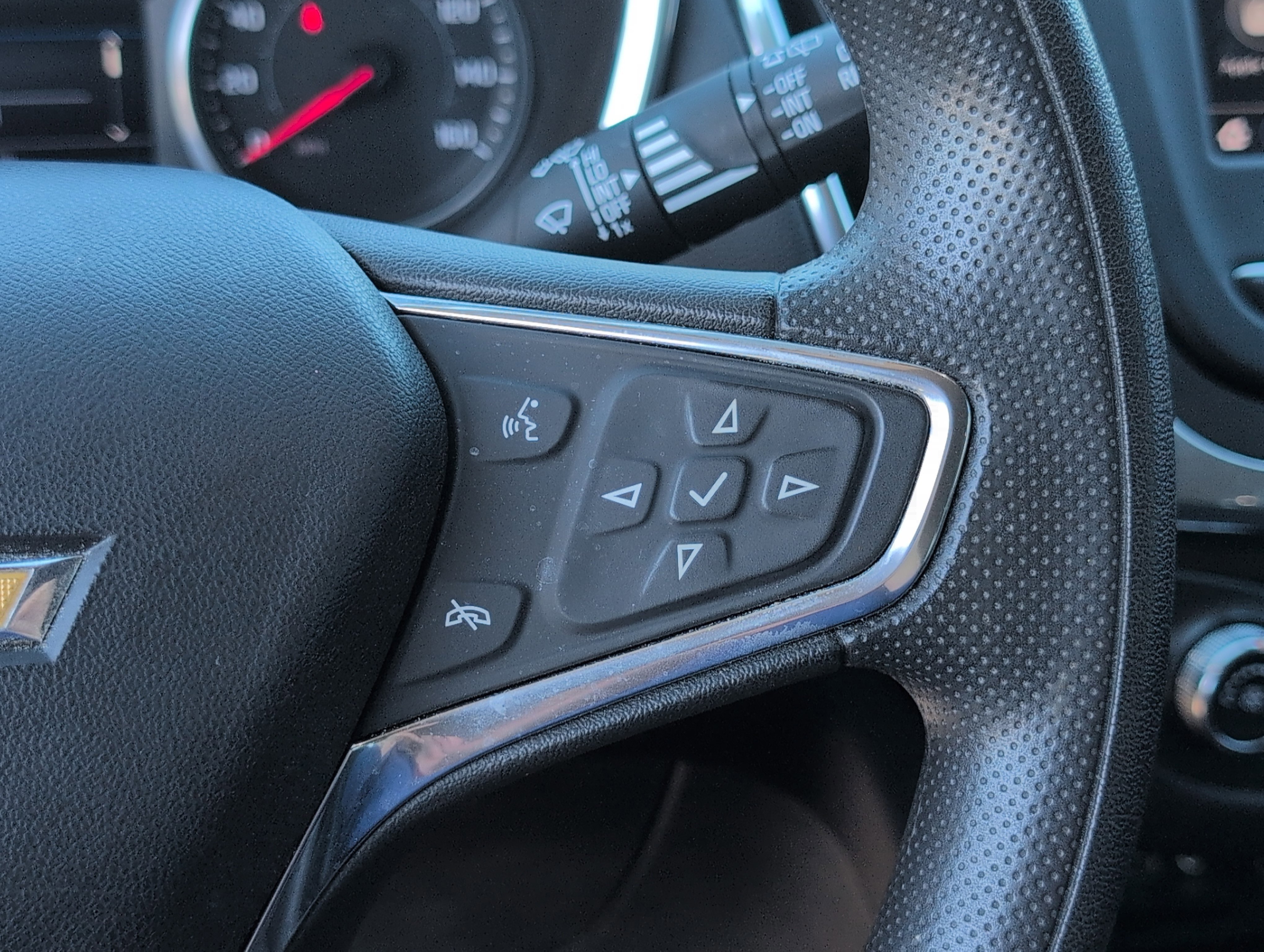 Used 2020 Chevrolet Equinox LT image 25