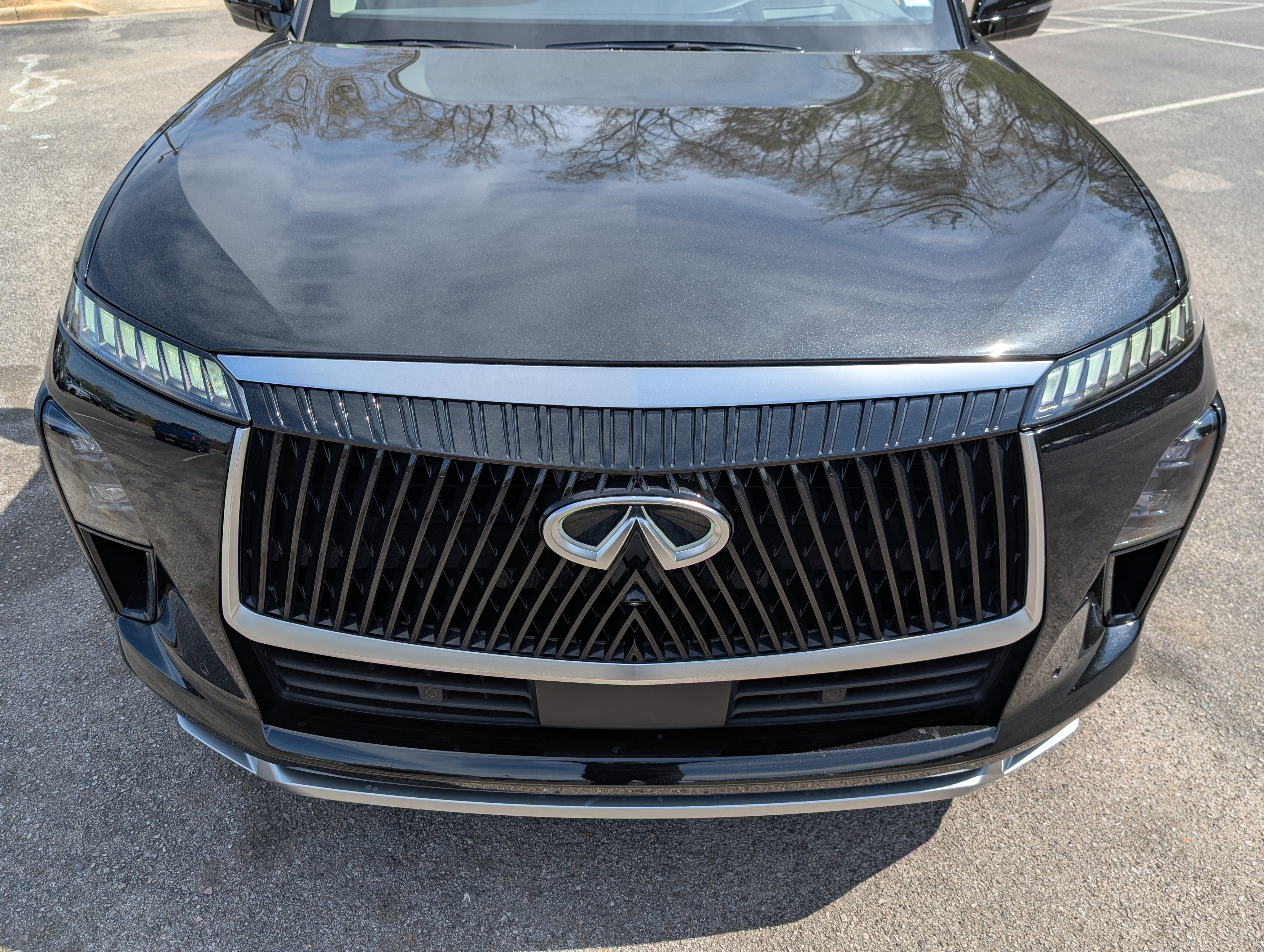 Used 2025 INFINITI QX80 Sensory image 12