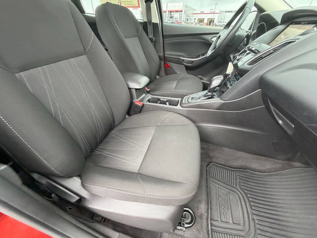 Used 2018 Ford Focus SEL w/ Cold Weather Package FWD image 32