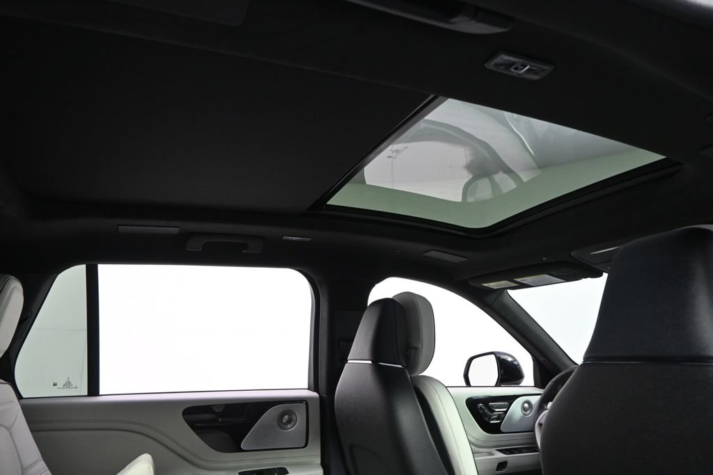 New 2026 Lincoln Aviator Black Label w/ Jet Appearance Package AWD/4WD image 17